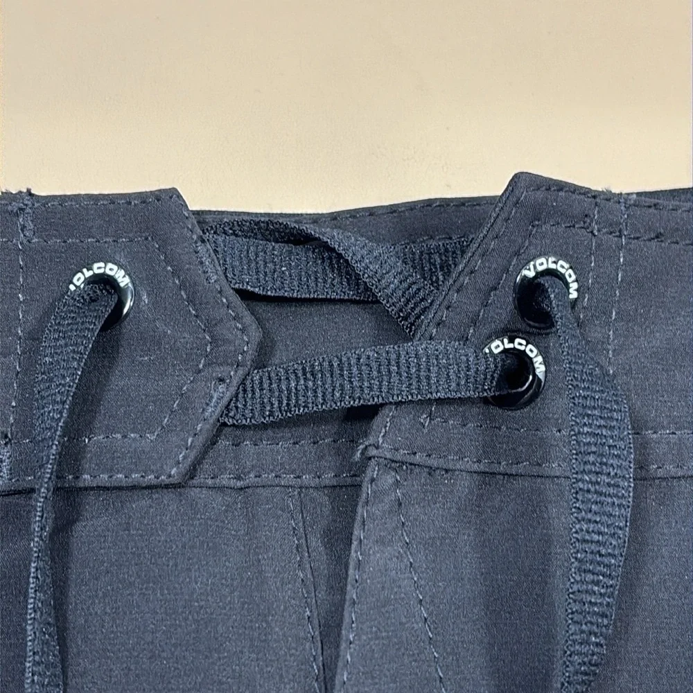 NWOT Volcom black Drawstring Shorts​​​​ - Picture 3 of 9